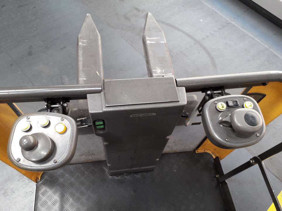 Gepflegte Flurförderfahrzeuge-3